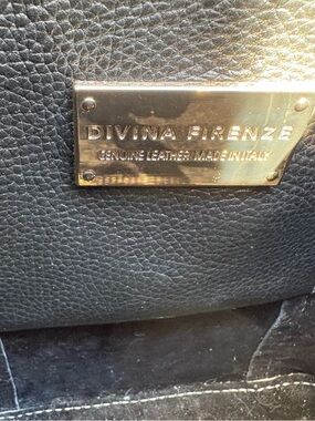 Divina Firenze Black Leather Bucket Bag with Gold Plaque